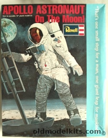 Revell 1/10 Apollo Astronaut On The Moon Neil Armstrong, H1860 plastic model kit